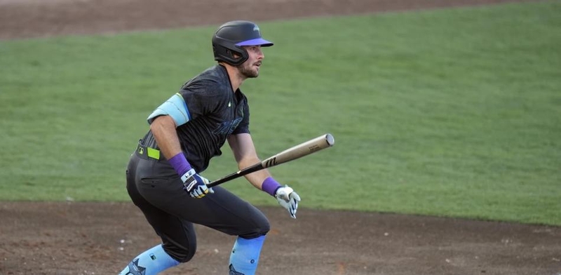 Lowe y Mead conectan vuelacercas, Rays vencen 3-1