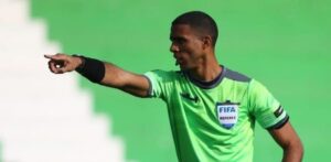 Adonis Carrasco, un árbitro que el fútbol le robó al baloncesto