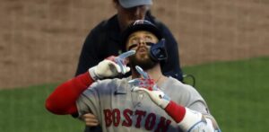 Con jonrón de Story, Medias Rojas cortan racha de 5 derrotas al vencer 5-1 a Bravos