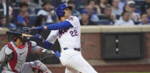 Soto, Alonso y McNeil conduce Mets a vencer a los Nacionales en 10 entradas