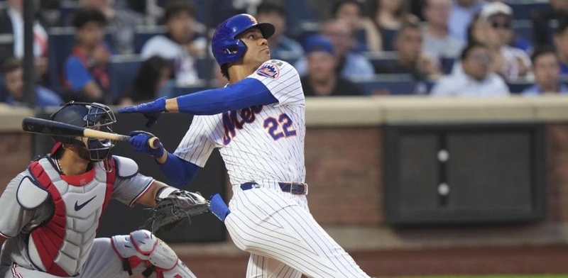 Soto, Alonso y McNeil conduce Mets a vencer a los Nacionales en 10 entradas