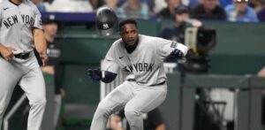Pablo Reyes anota en el noveno y los Yankees blanquean 1-0 a los Reales