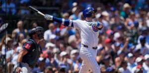 Ian Happ batea dos jonrones y Cubs se resisten al ataque de Cal Raleigh para ganar 10-7 a Seattle