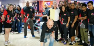 Omar Piantini domina en el inicio torneo de boliche