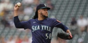 Julio Rodríguez decide con elevado de sacrificio el triunfo de Seattle