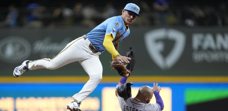 Jonrón de tres carreras de Chourio lleva a Cerveceros a vencer 10-6 a los Rockies