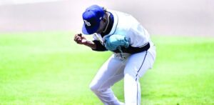 Edwin Uceta lanza dos entradas en blanco y los Rays se imponen a los Marlins