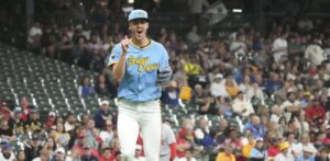 Misiorowski debuta con 5 entradas sin hit y los Cerveceros derrotan SL