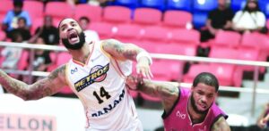 Jhery Matos anota canasto restando 4.5 segundos y los Metros superan a los Indios