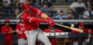 Los Angelinos derrotan a los Yanquis por error tardío de Volpe