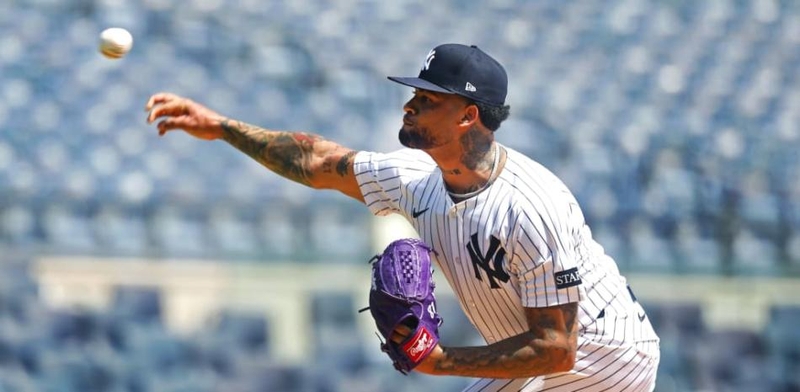 Luis Gil enfrenta bateadores por primera vez luego de su lesión