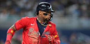 Ronald Acuña Jr. se embasa cuatro veces en el triunfo de los Bravos sobre los Marlins