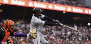 Los Marlins mantienen a Verlander sin victorias, se imponen a Gigantes, López