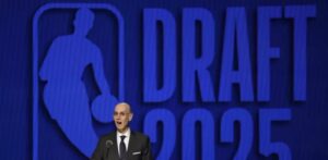 El comisionado Adam Silver dice que la NBA analiza seriamente las lesiones en tendón de Aquiles