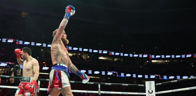 Jake Paul se impone por decisión unánime a Julio César Chávez Jr.