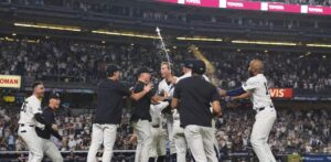 En un final de ida y vuelta, Yankees vencen 5-4 a Rays en 11 entradas