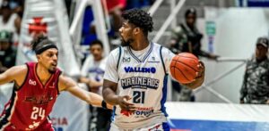 Sydney Curry lidera el triunfo de Marineros ante los Indios en la fase de eliminación de la LNB