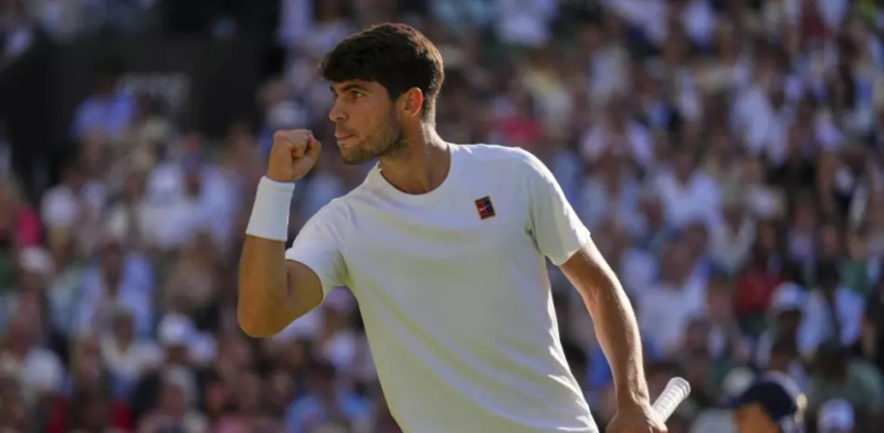 Carlos Alcaraz avanza sin problemas a la semifinal de Wimbledon al vencer en tres sets a Cam Norrie