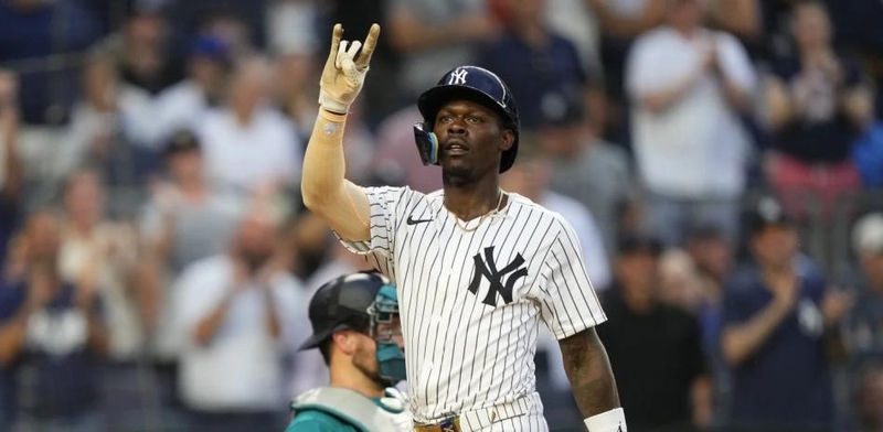 Chisholm pega dos jonrones y Schlittler gana en debut con los Yankees