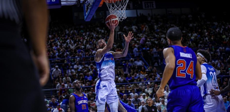 Chris Duarte guía triunfo de Vaqueros en inicio Final de Conferencia BSN