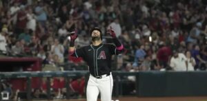Eugenio Suárez conecta su 32.º y 33.º jonrón en paliza de Diamondbacks, 10-1 sobre Cardenales