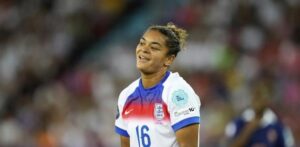 Brazaletes arcoíris dividen opiniones en la Eurocopa femenina 2025