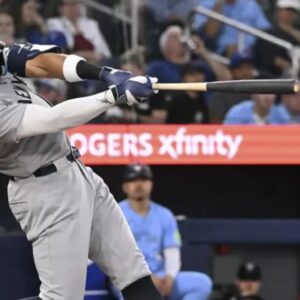 Aaron Judge queda fuera del juego de Yankees contra Filis debido a una lesión en el codo