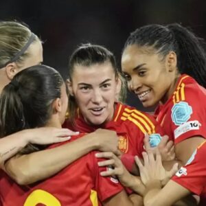 Las españolas, campeonas mundiales, buscan el título europeo tras luchar contra el sexismo