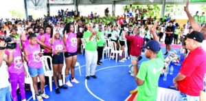 ¡Fiesta en Los Mina!