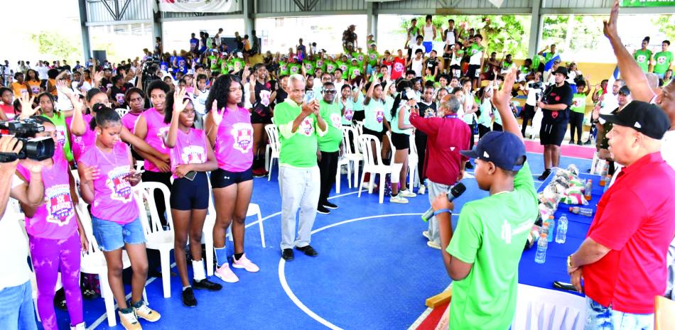 ¡Fiesta en Los Mina!