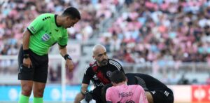 Messi se lesiona y abandona partido con Necaxa en el minuto 11