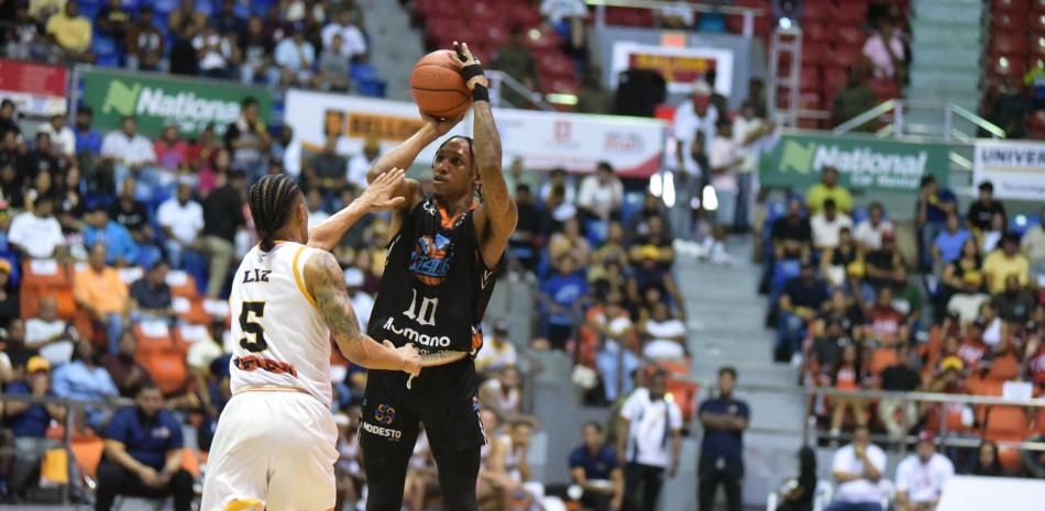 Jassel Pérez pone a Titanes a las puertas del bicampeonato en la LNB