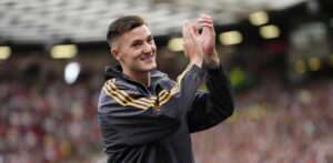 El Manchester United gasta 240 millones en fichajes de jugadores y despide a 450 empleados