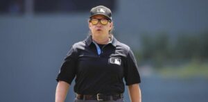 Jen Pawol rompe la barrera de género y es oficial que es la primera mujer árbitro en un juego de GL