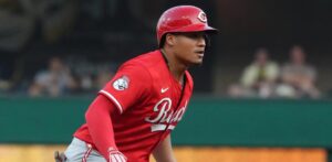 Noelvi Marte batea tres dobletes en el triunfo de Cincinnati