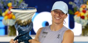 Iga Swiatek gana el título del Abierto de Cincinnati al vencer a Jasmine Paolini en sets corridos