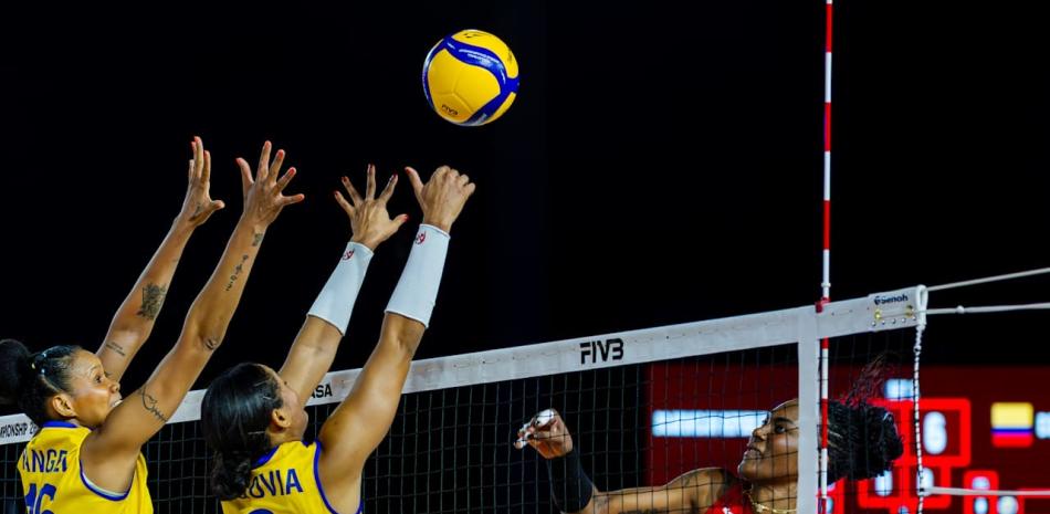 Voleibol RD vence con comodidad a Colombia en apertura de Copa Mundial