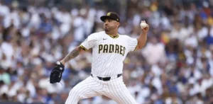 Cortés silencia bates de Dodgers y los Padres ascienden al primer lugar