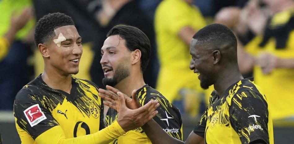 Con doblete de Guirassy Dortmund vence 3-0 al Unión de Berlín