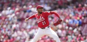 Hunter Green ponchó 12 y los Rojos dominan