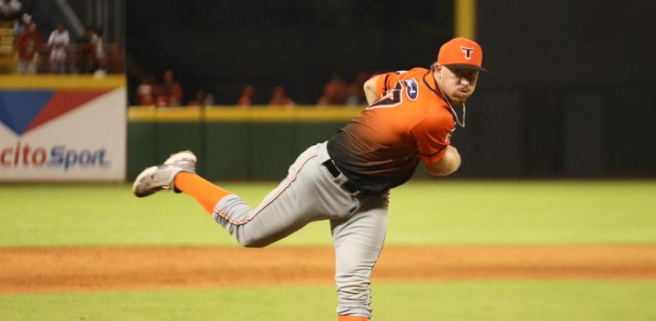 Joe Corbett regresa para reforzar el bullpen de los Toros del Este