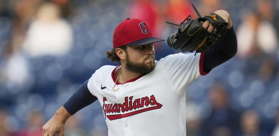 Slace Cecconi coquetea con juego sin hit; Guardianes apabullan a Reales