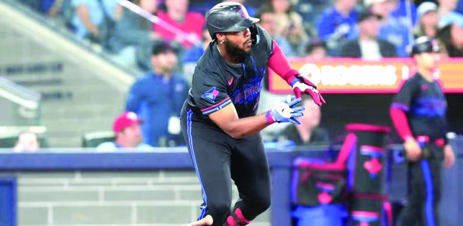 Vladimir Guerrero Jr se embasa 5 veces y define la victoria de los Azulejos sobre los Orioles