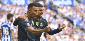 Mbappé lidera victoria del Real Madrid ante la Real Sociedad a pesar de quedarse con 10 hombres