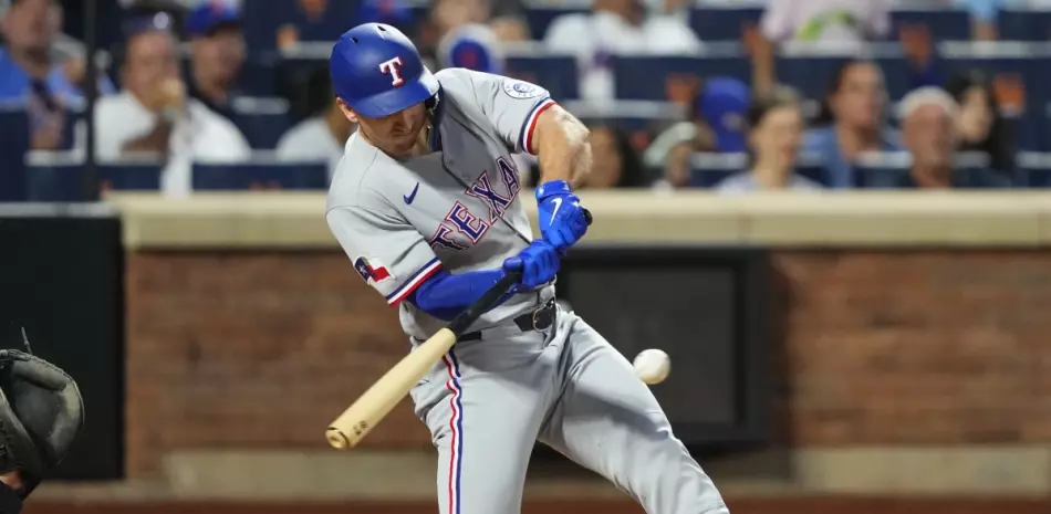 Langford corona la remontada de los Rangers y los Mets caen por octava vez consecutiva, 3-2