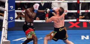 Terence 'Bud' Crawford hace historia con victoria sobre Canelo Álvarez