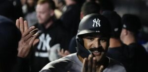 Los dos jonrones de Trent Grisham impulsan a los Yankees a una victoria de 10-5 sobre los Twins