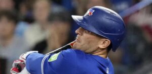 Daulton Varsho conecta un grand slam y Toronto vence a Boston y a Brayan Bello