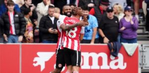 Man United vuelve a perder en la Liga Premier, Fernandes falla otro penal