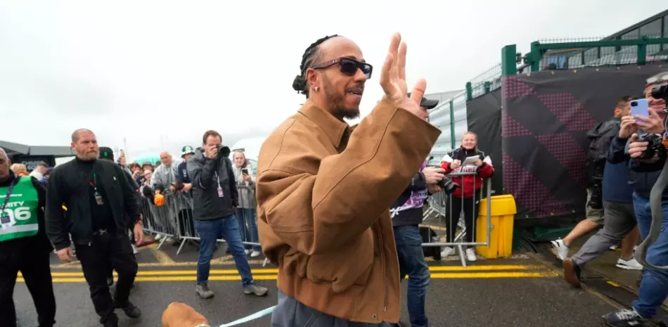 Lewis Hamilton dice que la muerte de su perro Roscoe es ‘una de las experiencias más dolorosas’